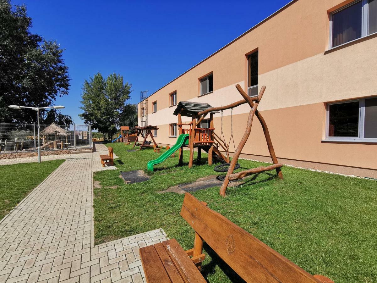 Malkia Penzion Orechová Potôň Exterior foto
